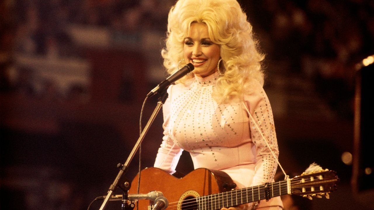 Dolly Parton Remembered: Taylor Swift, Reba McEntire, Kacey Musgraves, and More Pay Tribute Dolly Parton Remembered: Taylor Swift, Reba McEntire, Kacey Musgraves, and More Pay Tribute