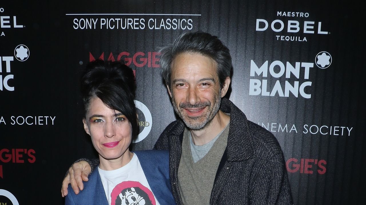 Kathleen Hanna and Ad-Rock Cover DJ Snake and Justin Bieber’s “Let Me Love You” Kathleen Hanna and Ad-Rock Cover DJ Snake and Justin Bieber’s “Let Me Love You”