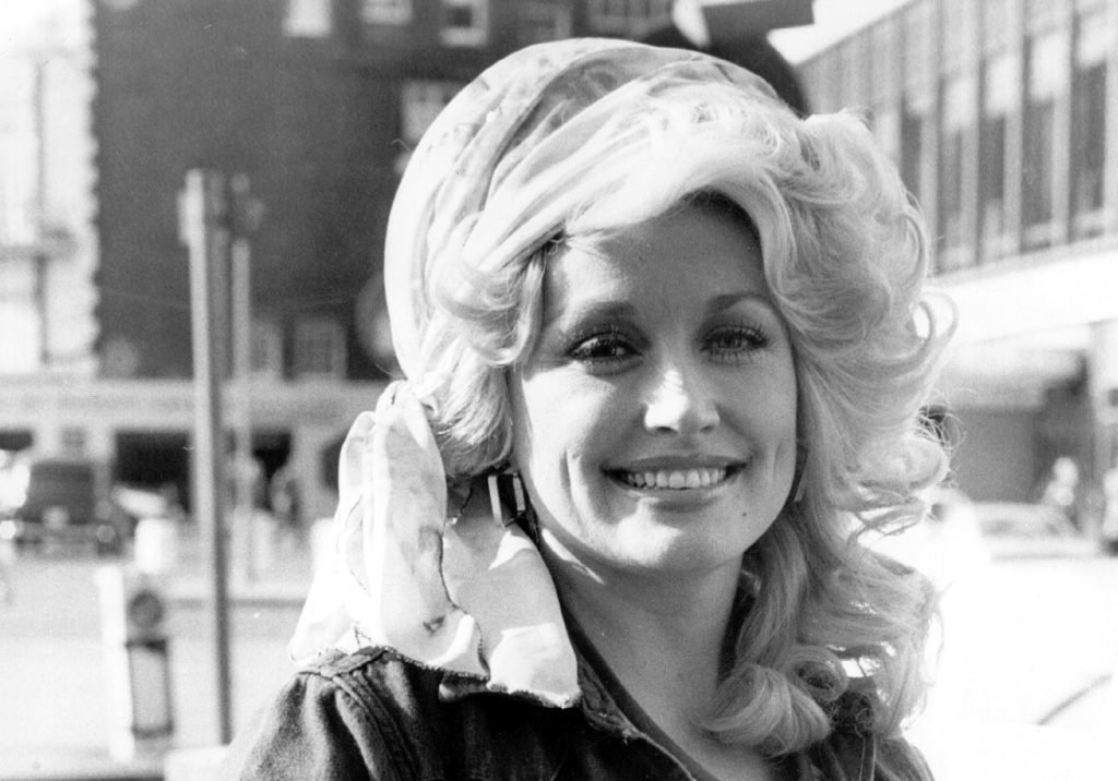 Dolly Parton Returns to Billboard 200 Top 5, Notching Second-Highest-Charting Album Ever Dolly Parton Returns to Billboard 200 Top 5, Notching Second-Highest-Charting Album Ever